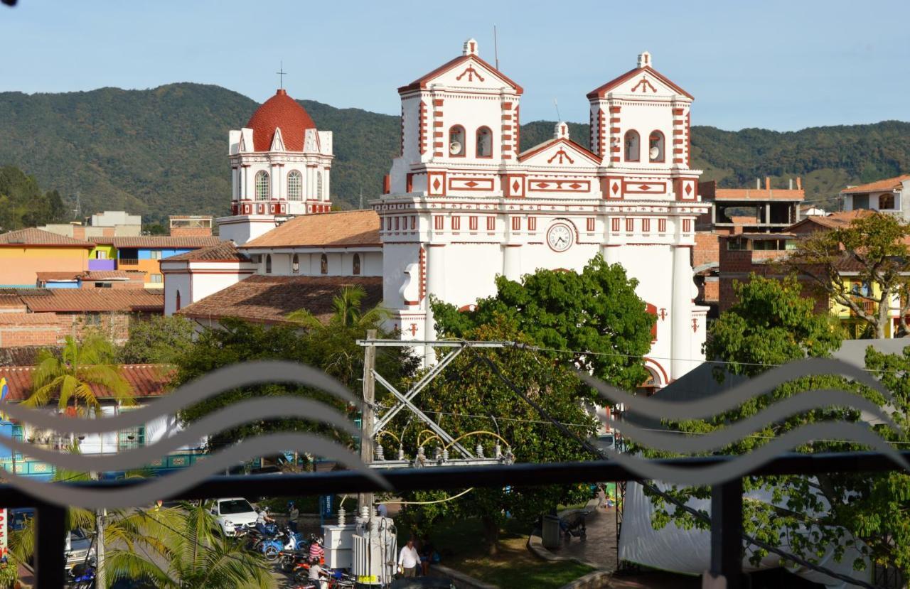 Hotel Guatatur Guatapé 외부 사진